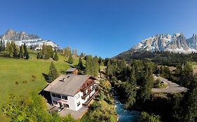 LAKE&RIVER Hotel